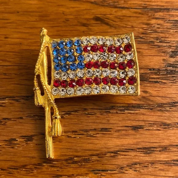Patriotic Pins - Picture 2 of 6